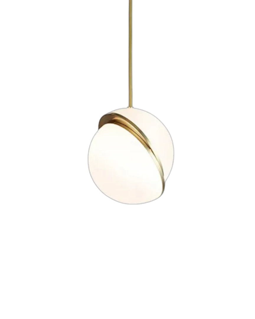 Wisząca lampa z kulą szklaną w minimalistycznym stylu – widok produktu 1 | Nuvira Home