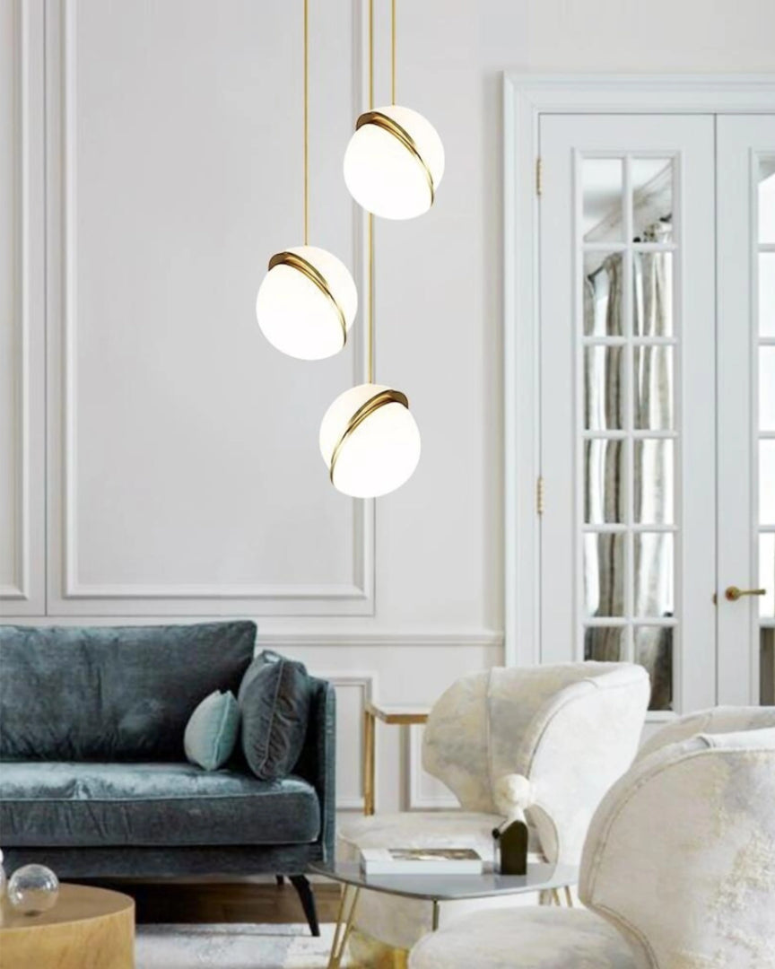 Wisząca lampa z kulą szklaną w minimalistycznym stylu – widok produktu 9 | Nuvira Home