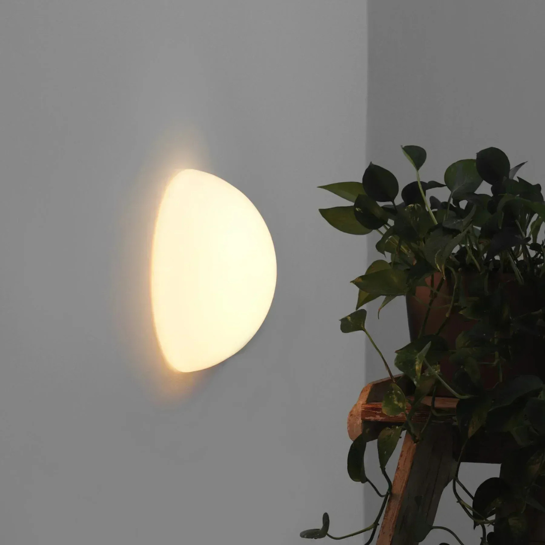 Zewnętrzna Lampa Ścienna LED – Nowoczesne Oświetlenie Odporne na Warunki – widok produktu 3 | Nuvira Home