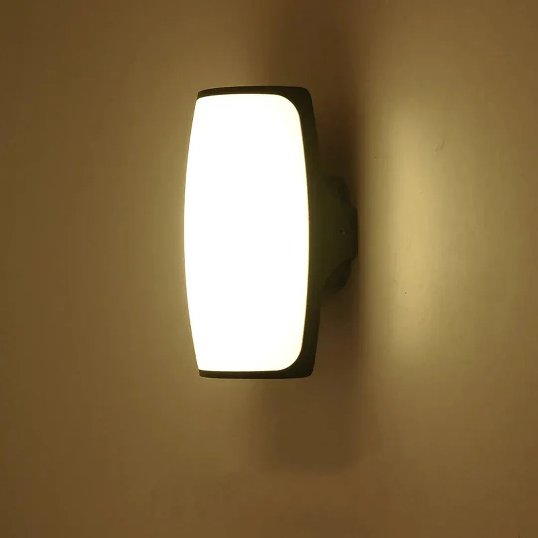 Zewnętrzna Lampa Ścienna LED – Smukły i Nowoczesny Design – widok produktu 6 | Nuvira Home
