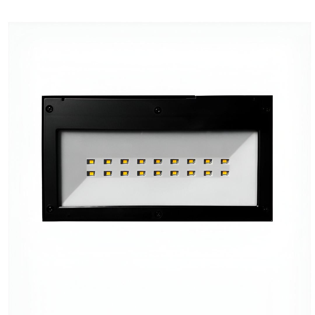 Zewnętrzna Lampa Ścienna z Czujnikiem – Ładowalna Lampa LED – widok produktu 8 | Nuvira Home