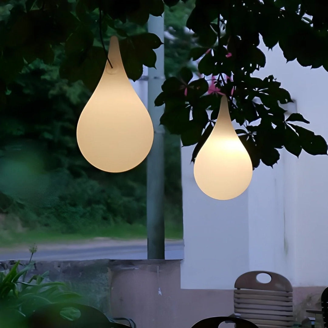 Zewnętrzna lampa wisząca w kształcie kropli wody – widok produktu 6 | Nuvira Home
