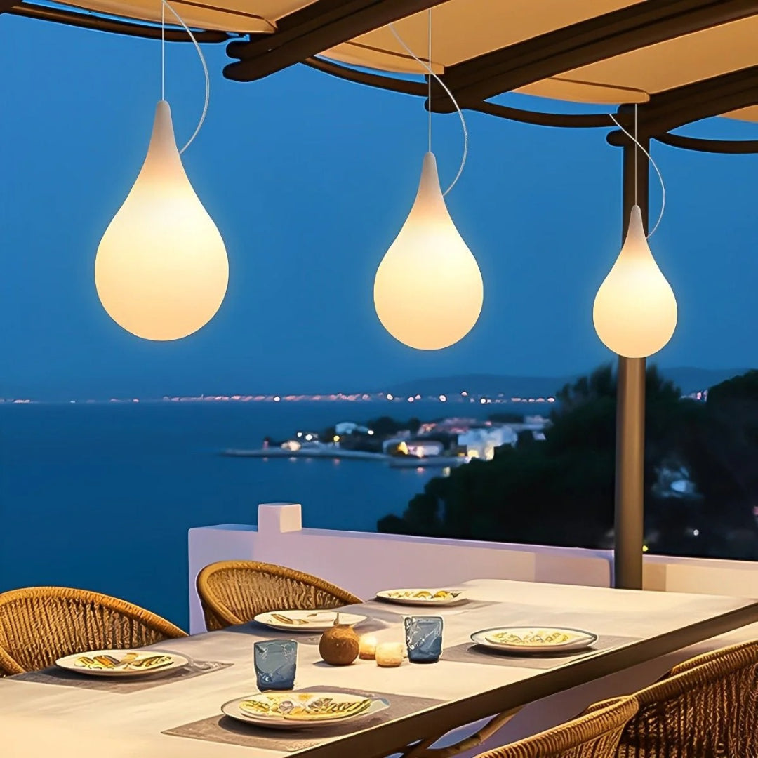 Zewnętrzna lampa wisząca w kształcie kropli wody – widok produktu 7 | Nuvira Home