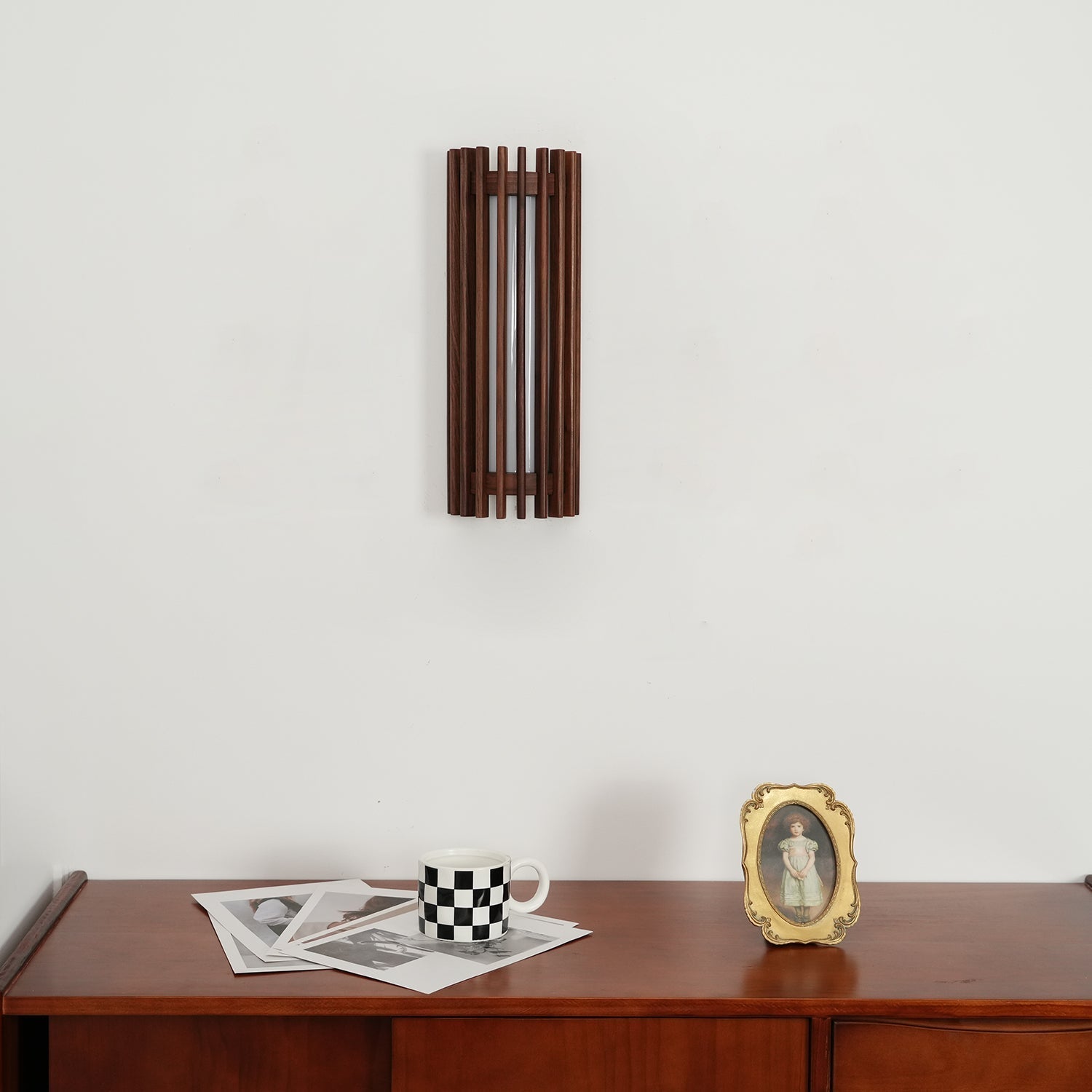 Kinkiet Skandynawski z Drewnianym Kloszem Listwowym i LED