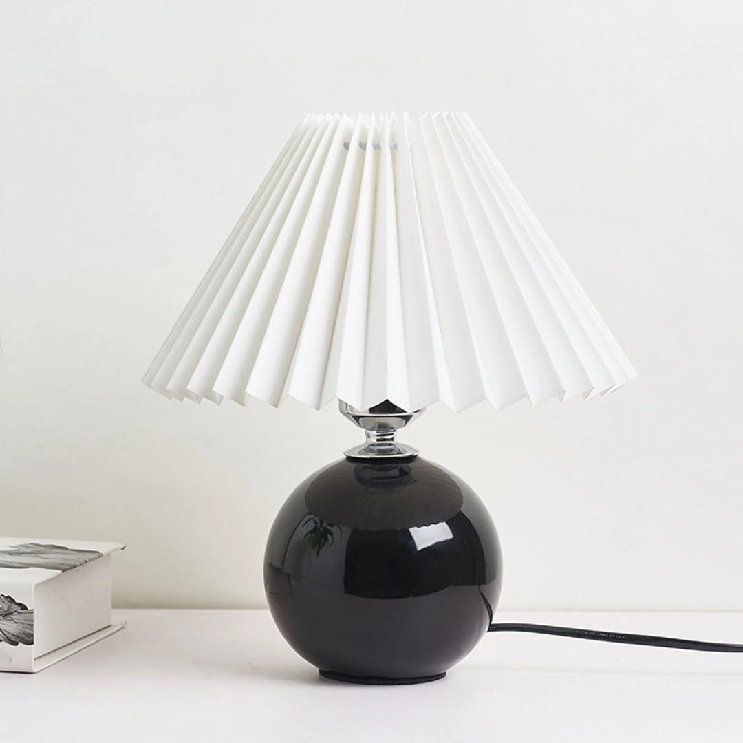 Nordycka ceramiczna plisowana lampka stołowa