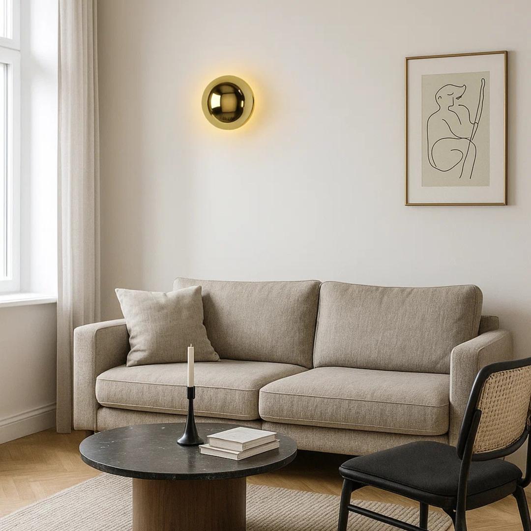 Lampa Ścienna Z Zakrzywioną Metalową Ramą | Styl Vintage