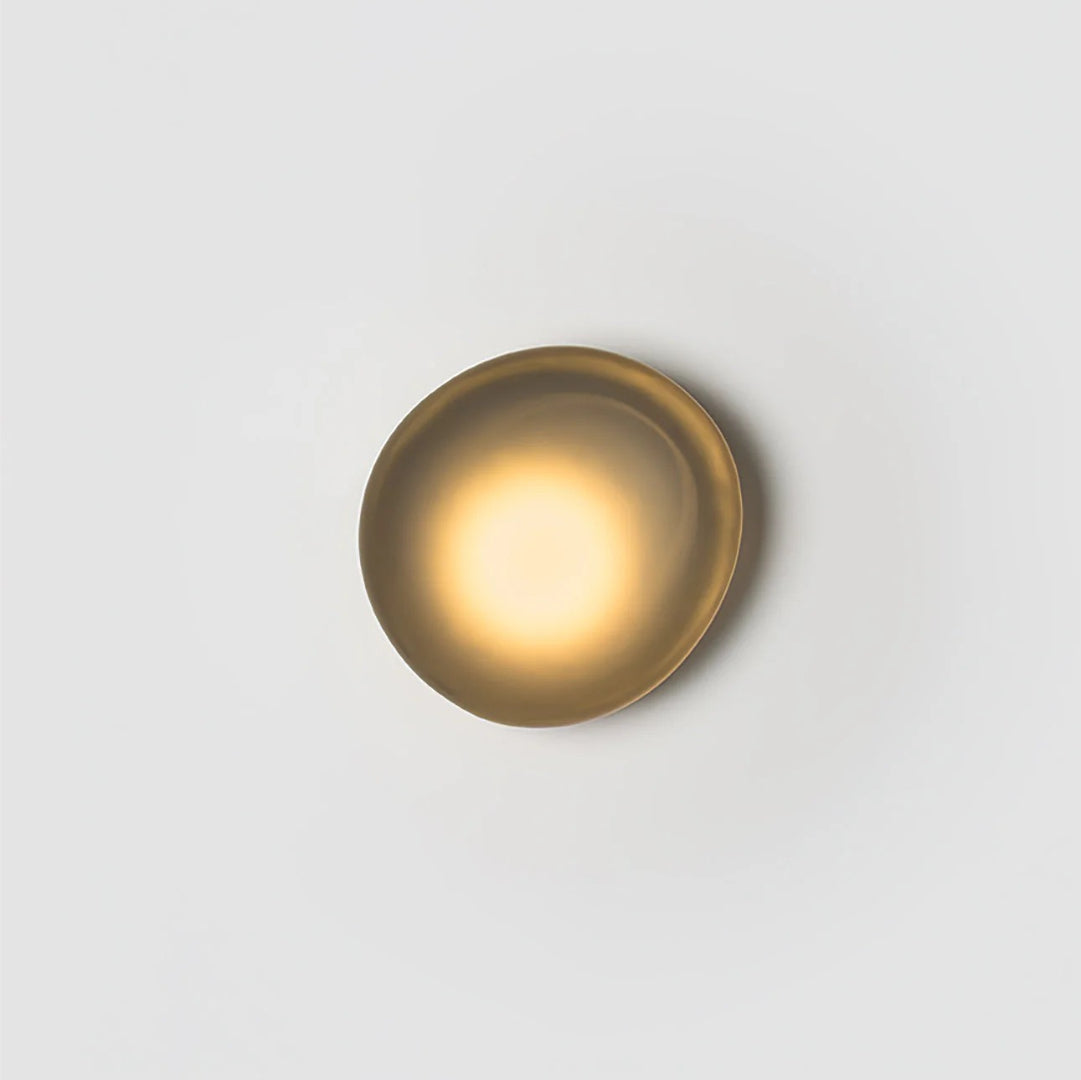 Organiczna minimalistyczna lampa ścienna