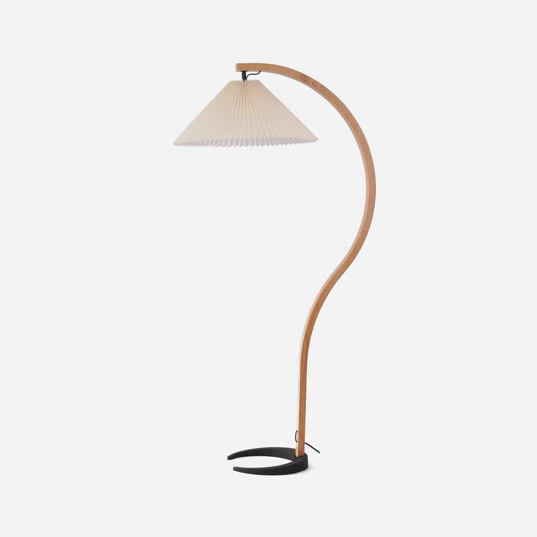 Lampe sur pied en bois avec abat-jour plissé