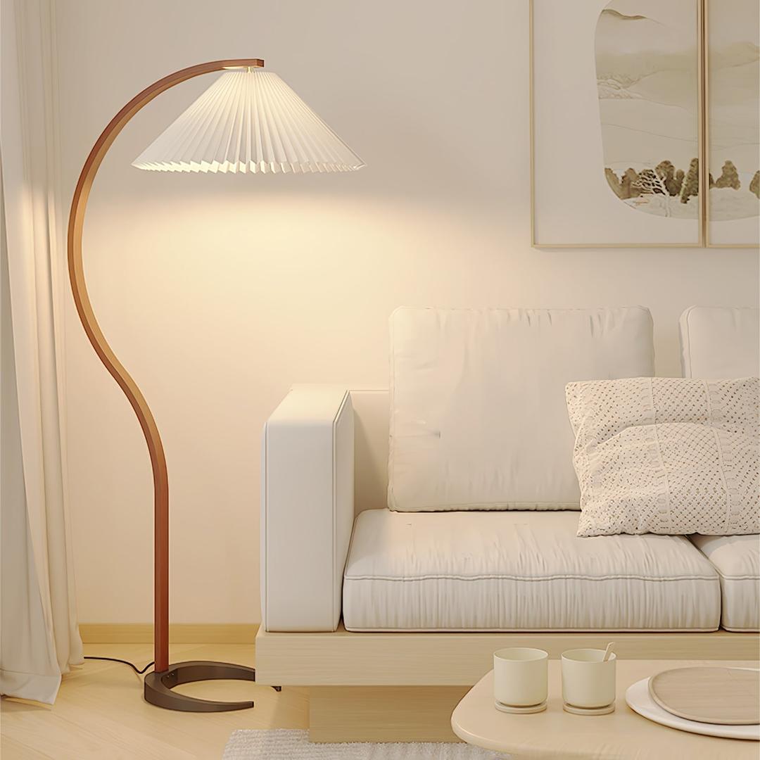 Lampe sur pied en bois avec abat-jour plissé