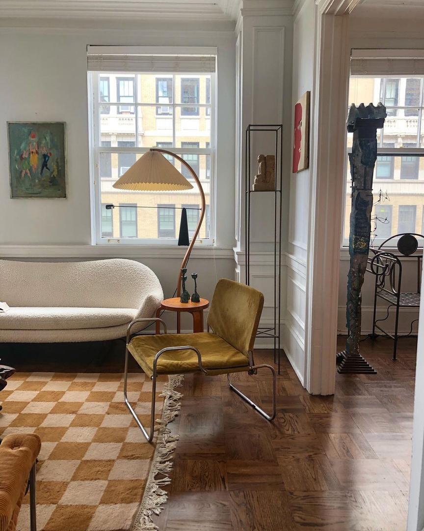 Lampe sur pied en bois avec abat-jour plissé