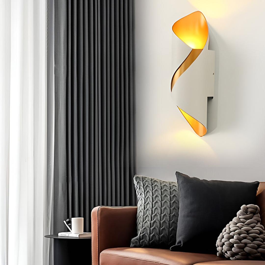 Aluminiowa Lampa Ścienna LED Do Nowoczesnego Oświetlenia – widok produktu 1 | Nuvira Home