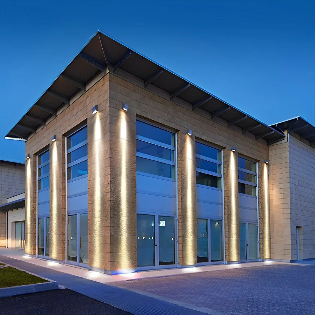 Architektoniczna zewnętrzna lampa ścienna LED – widok produktu 2 | Nuvira Home