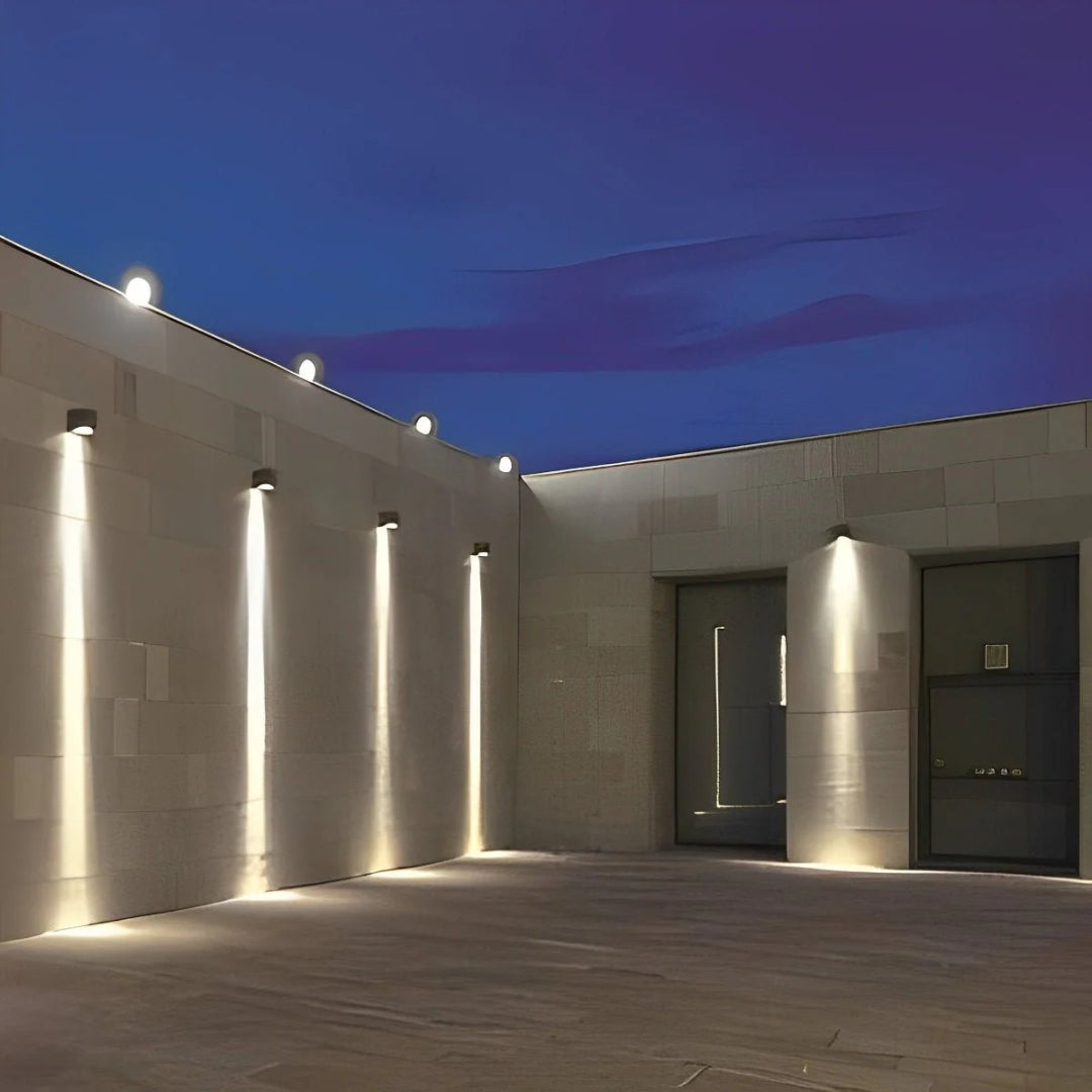 Architektoniczna zewnętrzna lampa ścienna LED – widok produktu 12 | Nuvira Home