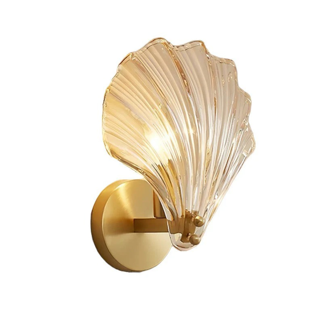 Art Deco mosiężna lampa ścienna w kształcie muszli – widok produktu 2 | Nuvira Home
