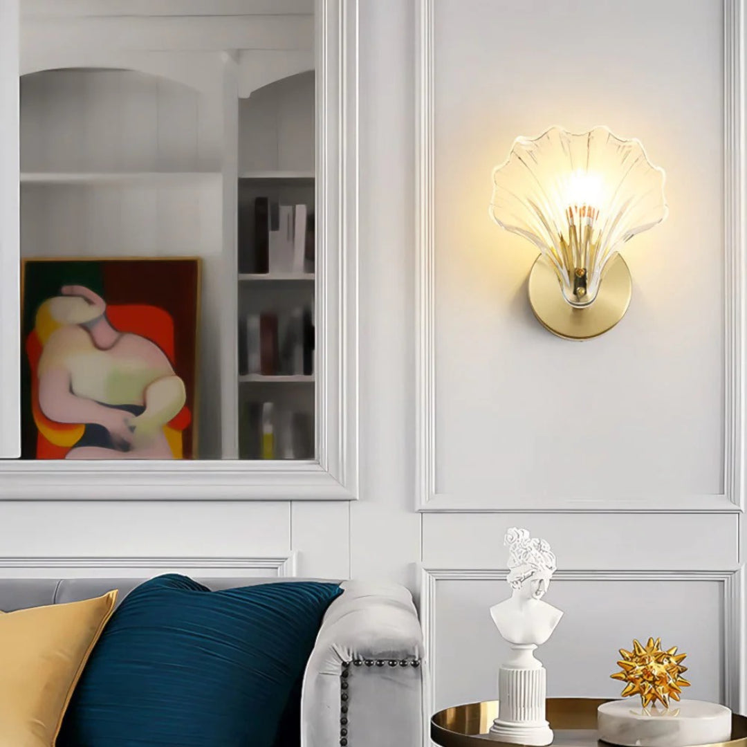 Art Deco mosiężna lampa ścienna w kształcie muszli – widok produktu 4 | Nuvira Home