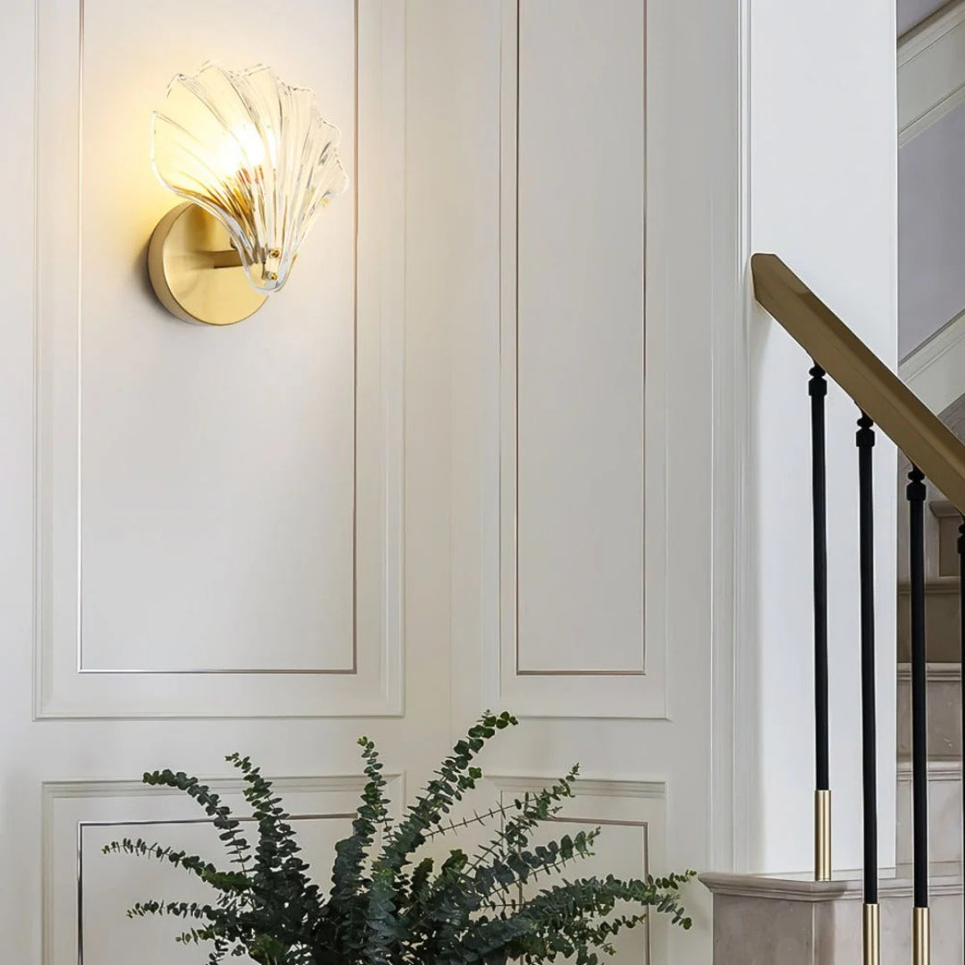Art Deco mosiężna lampa ścienna w kształcie muszli – widok produktu 6 | Nuvira Home