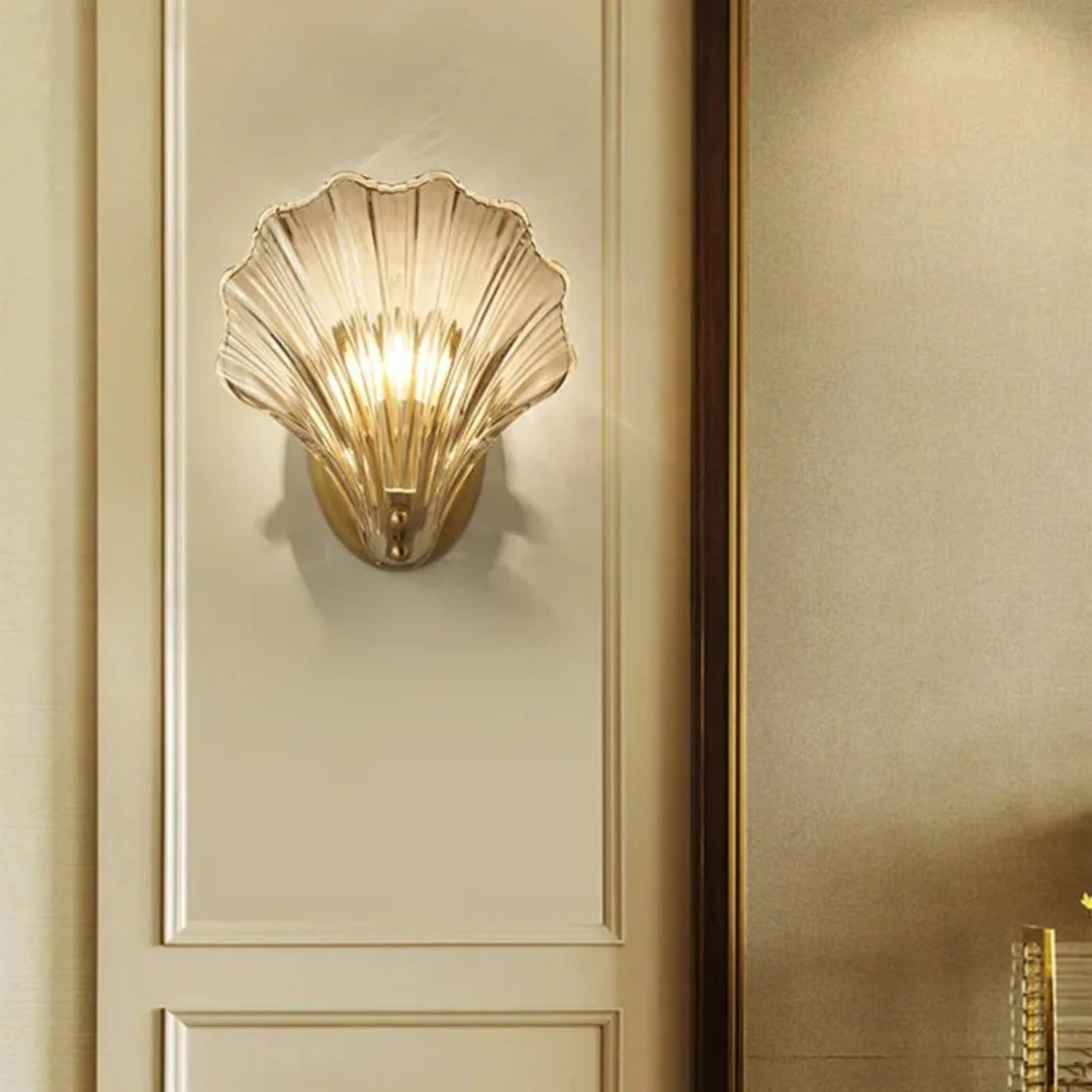 Art Deco mosiężna lampa ścienna w kształcie muszli – widok produktu 12 | Nuvira Home