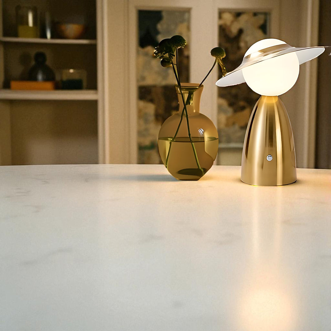 Bezprzewodowa LED Lampa Stołowa – Funkcja Ładowania – widok produktu 3 | Nuvira Home
