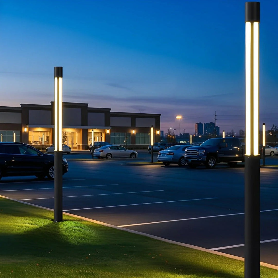 Cylindryczna ogrodowa lampa słupkowa LED – widok produktu 2 | Nuvira Home
