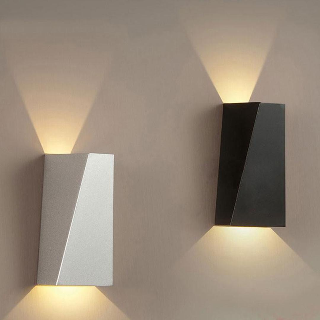 Dekoracyjna Geometryczna Lampa Ścienna – Nowoczesna – widok produktu 1 | Nuvira Home