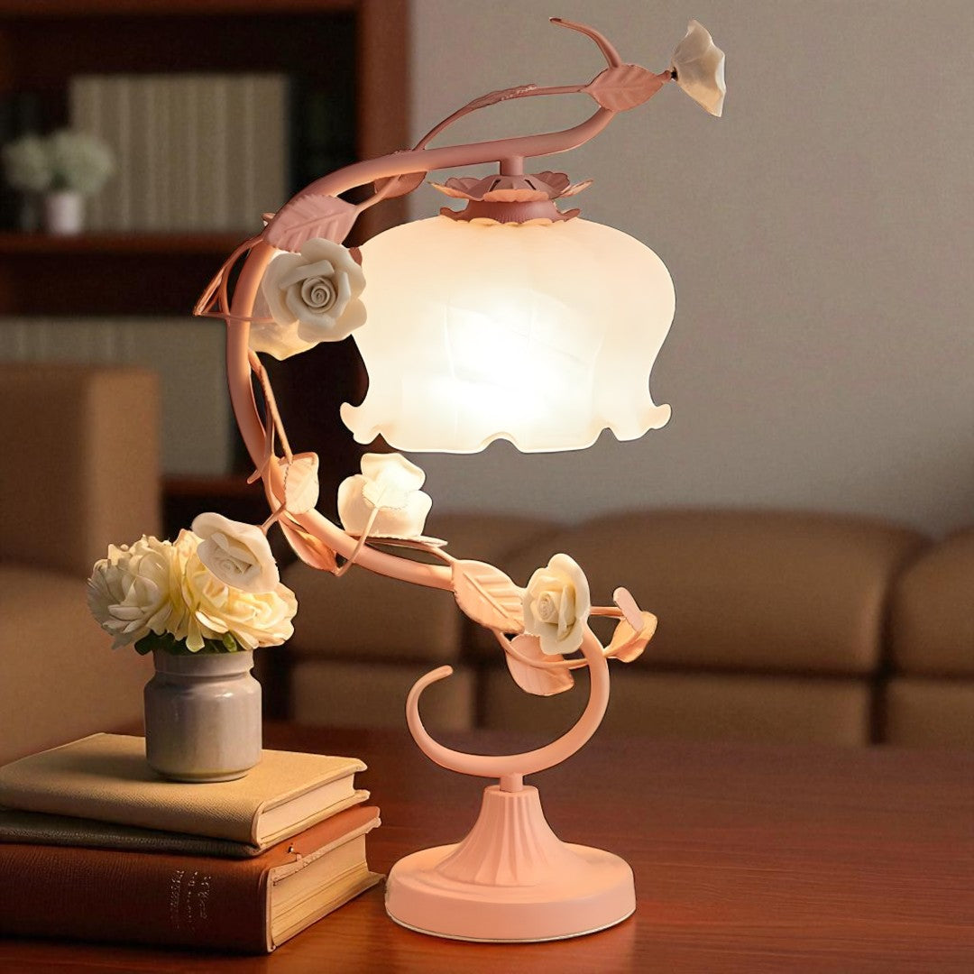 Dekoracyjna Lampa Stołowa Różana – Stylowa Z Osłoną – widok produktu 7 | Nuvira Home