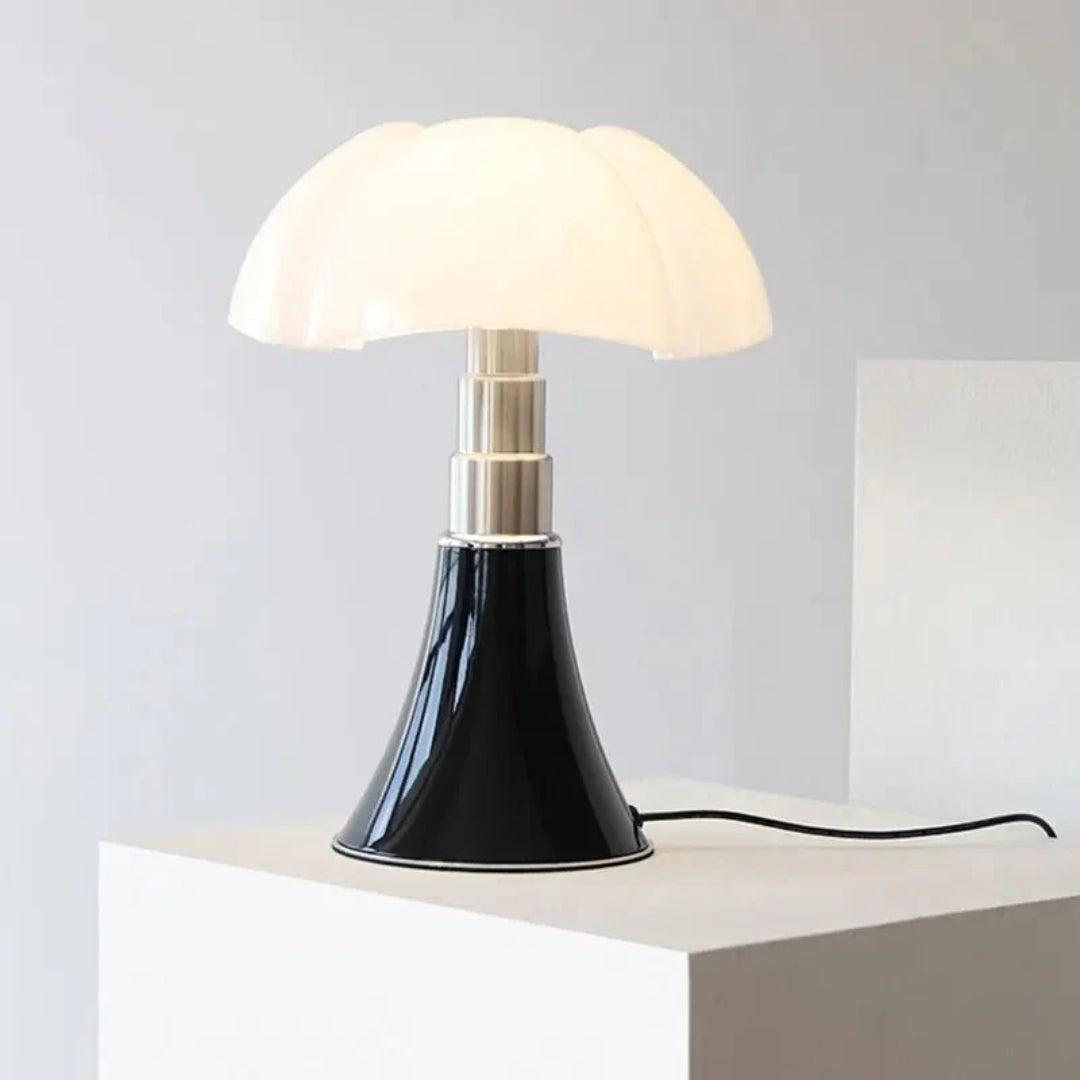 Dekoracyjna lampka stołowa z kwiatowego szkła – widok produktu 1 | Nuvira Home