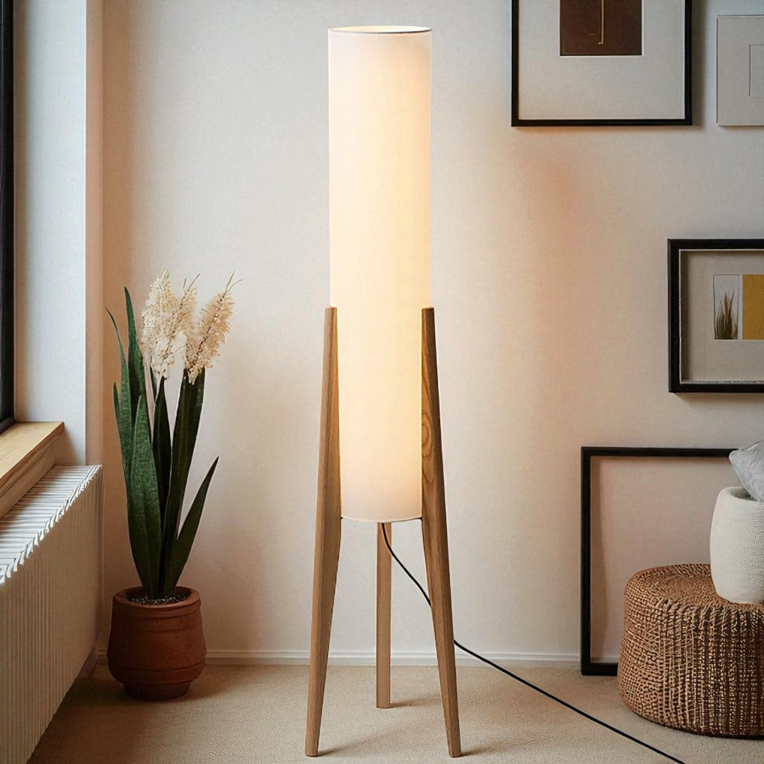 Domowa Lampa Podłogowa Orzechowa – Lite Drewno – widok produktu 1 | Nuvira Home