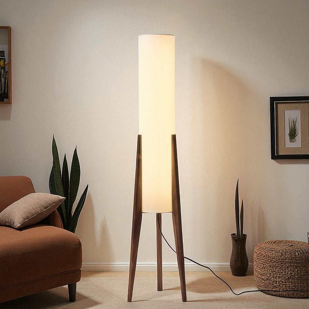 Domowa Lampa Podłogowa Orzechowa – Lite Drewno – widok produktu 4 | Nuvira Home