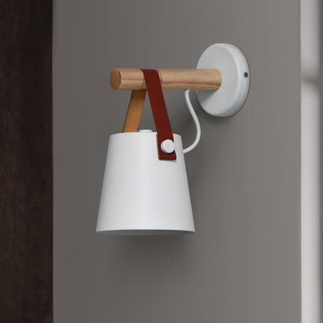 Drewniana Lampa Ścienna Dekoracyjna – Nordycka – widok produktu 1 | Nuvira Home
