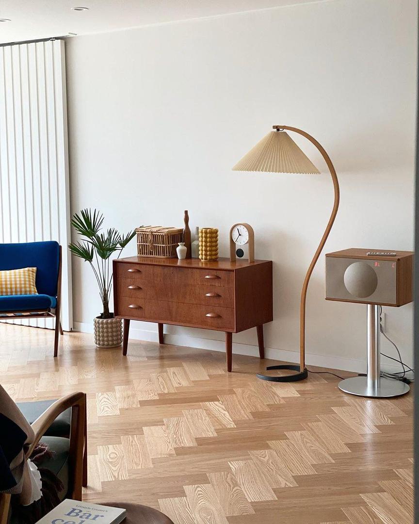 Drewniana Podłogowa Lampa Z Plisowanym Kloszem – widok produktu 30 | Nuvira Home