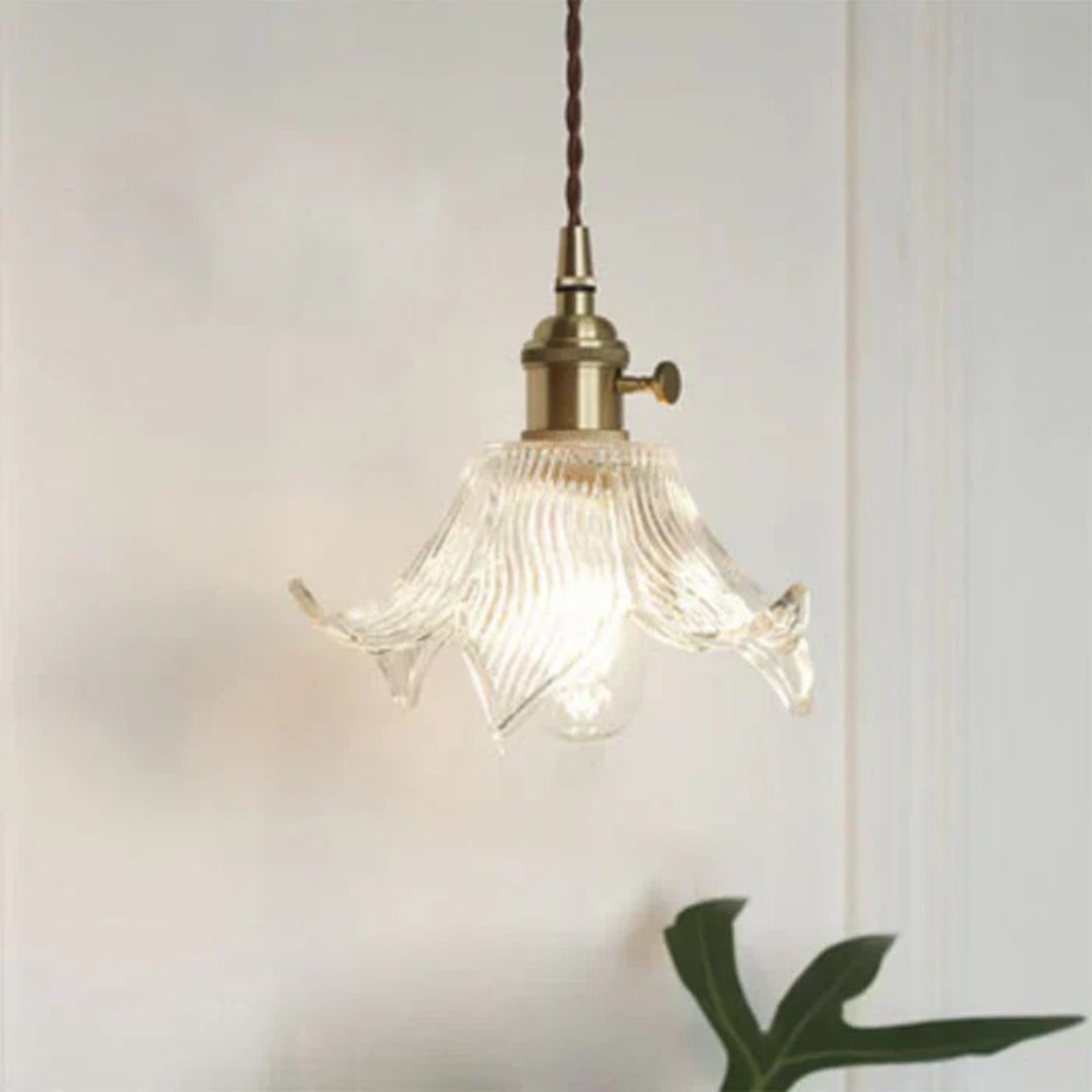 Industrialna lampa wisząca ze żłobionego szkła – widok produktu 1 | Nuvira Home