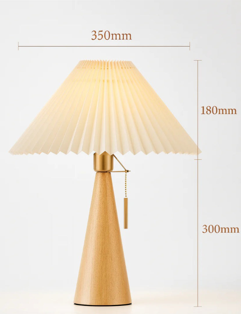Japońska drewniana plisowana lampka stołowa – widok produktu 4 | Nuvira Home