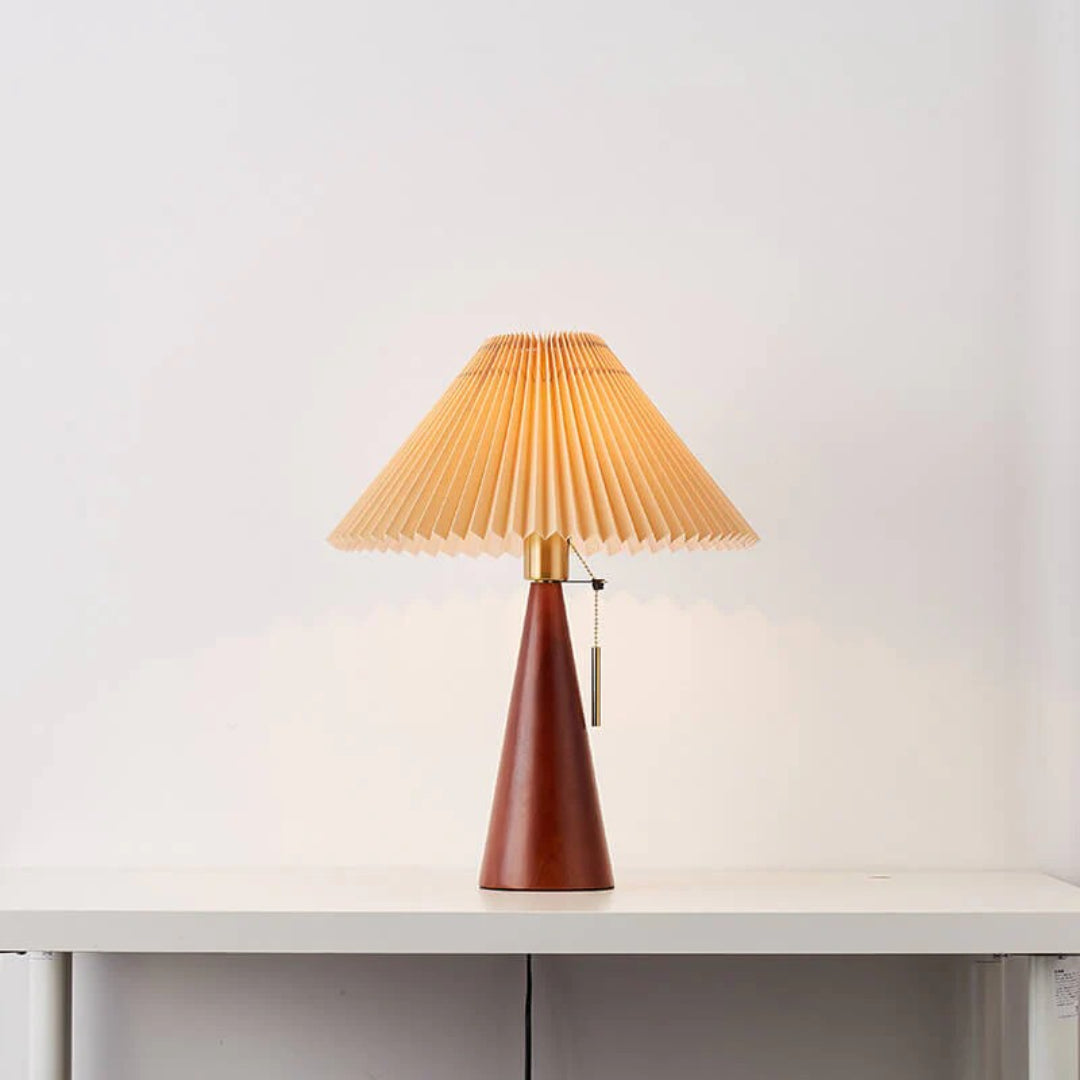 Japońska drewniana plisowana lampka stołowa – widok produktu 11 | Nuvira Home