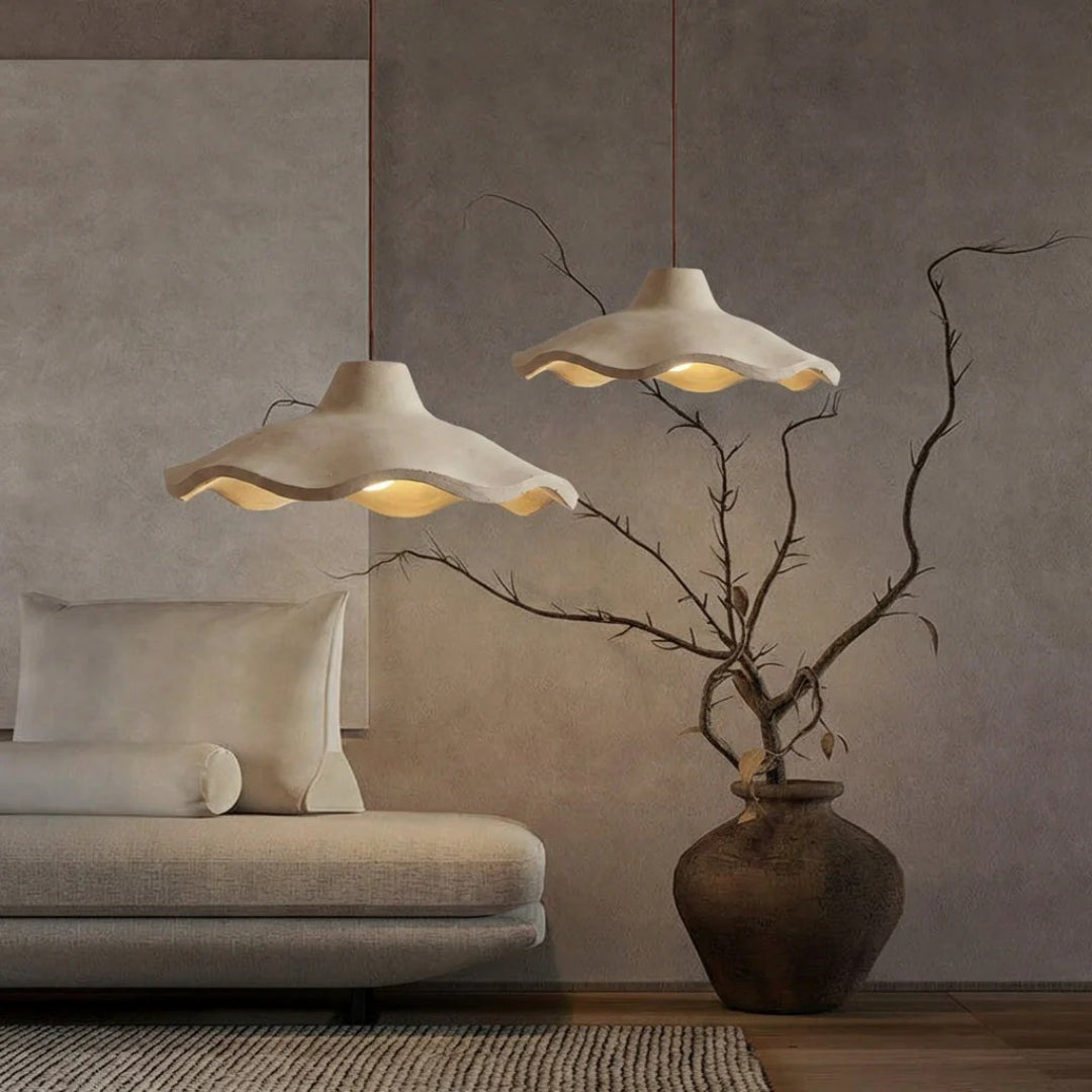 Japońska lampa wisząca z motywem kwiatowym – widok produktu 1 | Nuvira Home