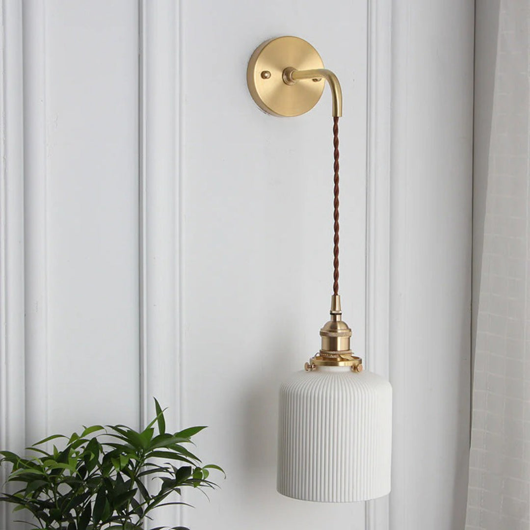 Japońska mosiężna plisowana lampa ścienna – widok produktu 11 | Nuvira Home