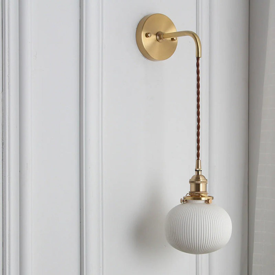 Japońska mosiężna plisowana lampa ścienna – widok produktu 12 | Nuvira Home