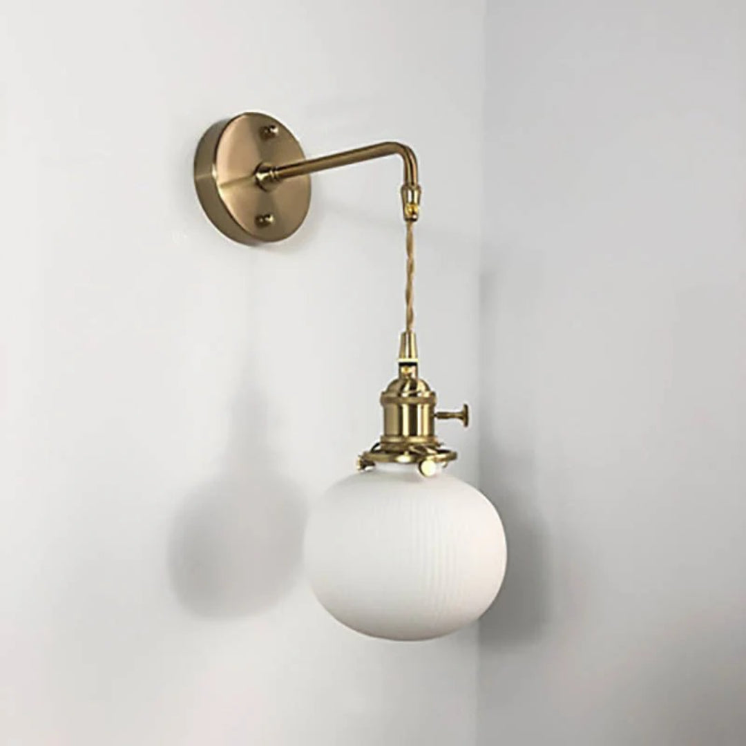 Japońska mosiężna plisowana lampa ścienna – widok produktu 17 | Nuvira Home