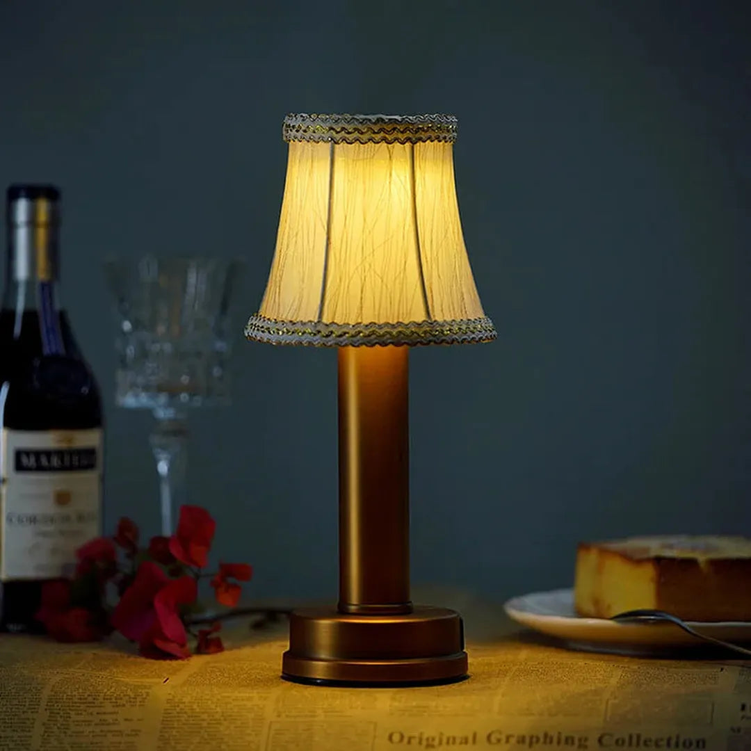 Jedwabna Lampa Stołowa LED – widok produktu 1 | Nuvira Home