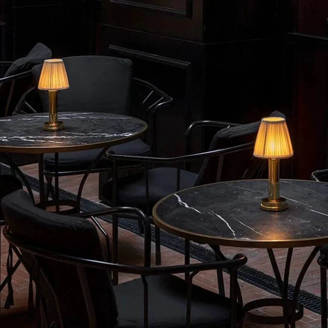 Jedwabna Lampa Stołowa LED – widok produktu 3 | Nuvira Home