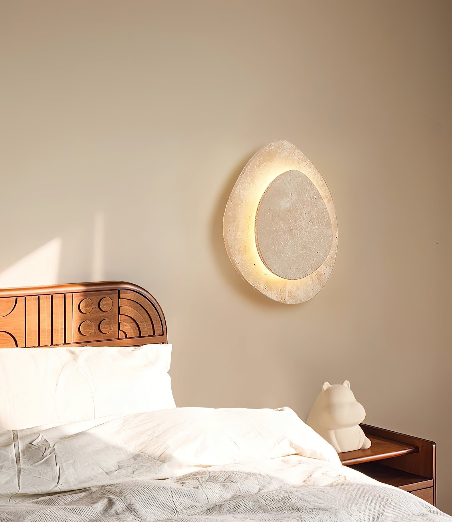 Kinkiet Minimalistyczny z Trawertynu z Wbudowanym LED – widok produktu 10 | Nuvira Home