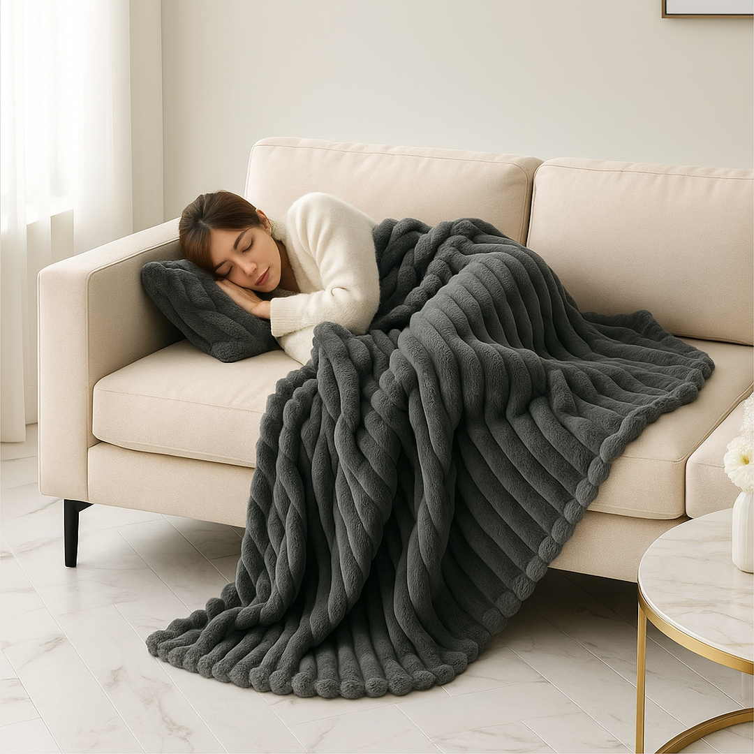 Koc Z Pasami Do Salonu – Plusz – widok produktu 1 | Nuvira Home