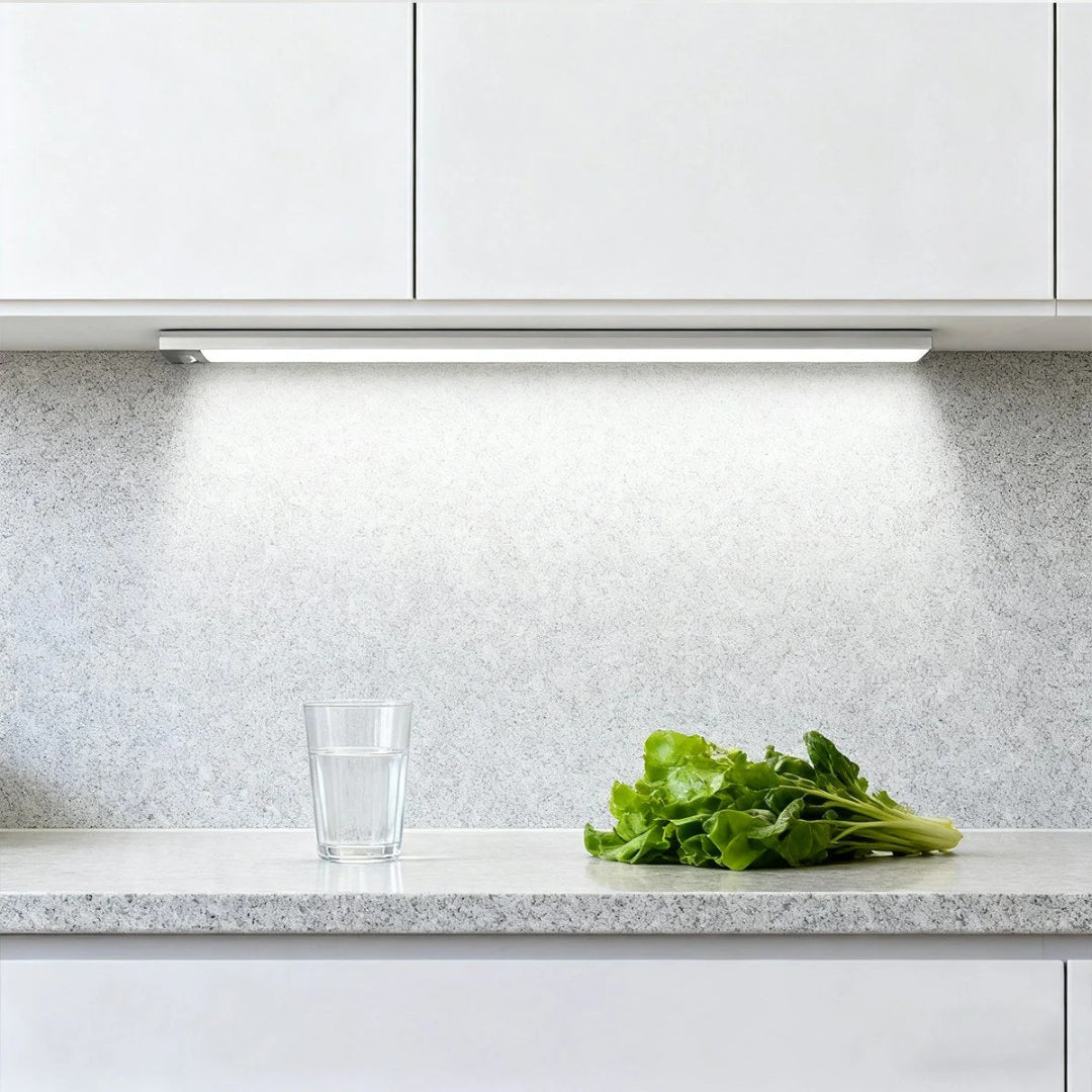 Lampa LED do szafki z czujnikiem ruchu – widok produktu 3 | Nuvira Home
