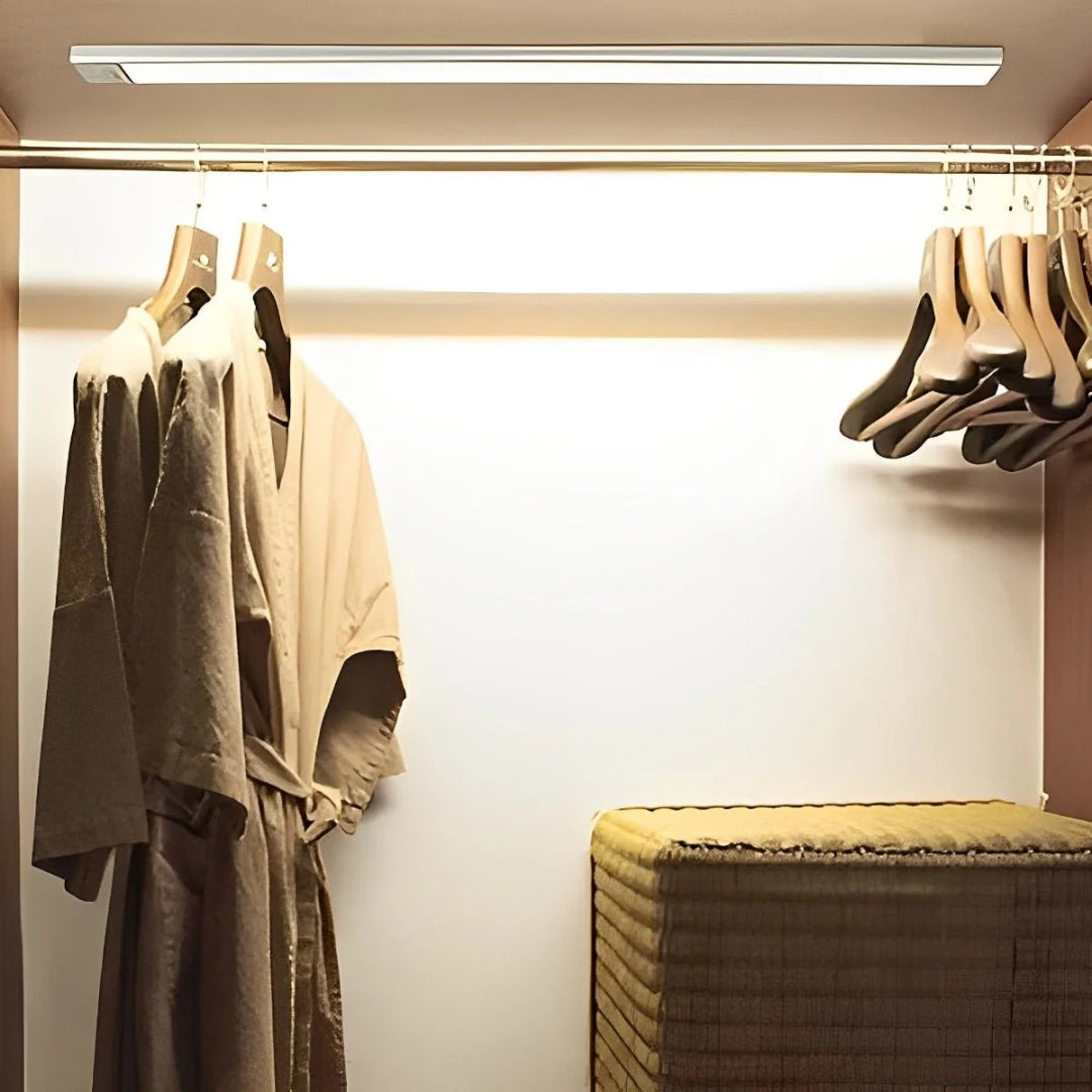 Lampa LED do szafki z czujnikiem ruchu – widok produktu 6 | Nuvira Home