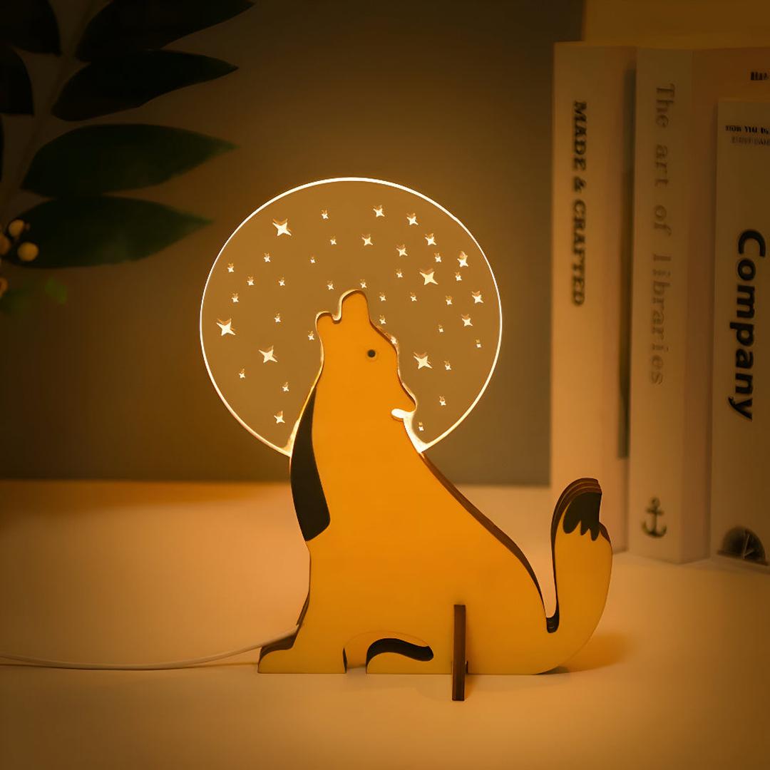 Lampa Stołowa LED – Drewno i Akryl Design Zwierzęcy – widok produktu 3 | Nuvira Home
