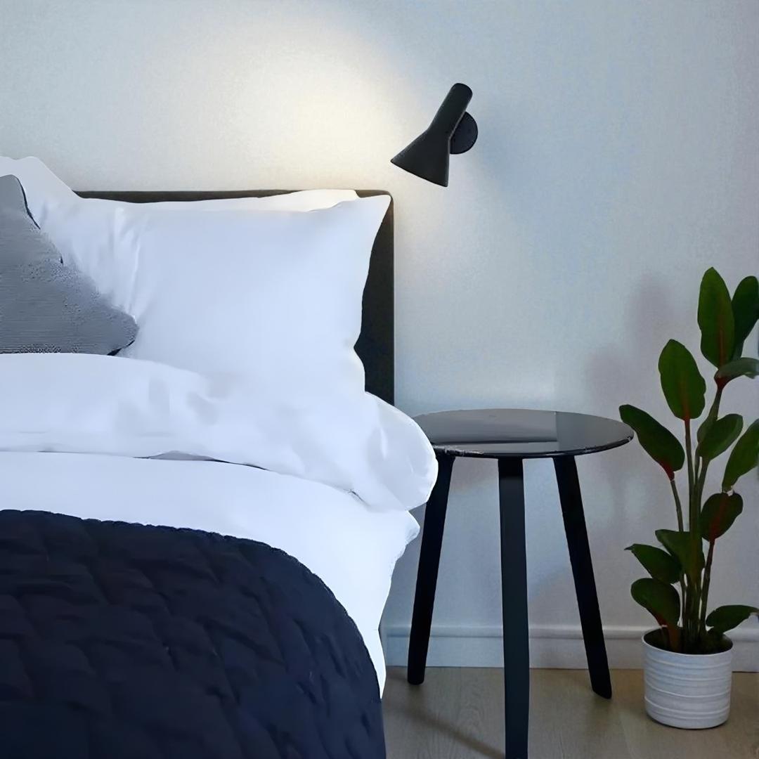 Lampa Stołowa LED O Delikatnym Zakrzywieniu – Nowoczesna – widok produktu 2 | Nuvira Home