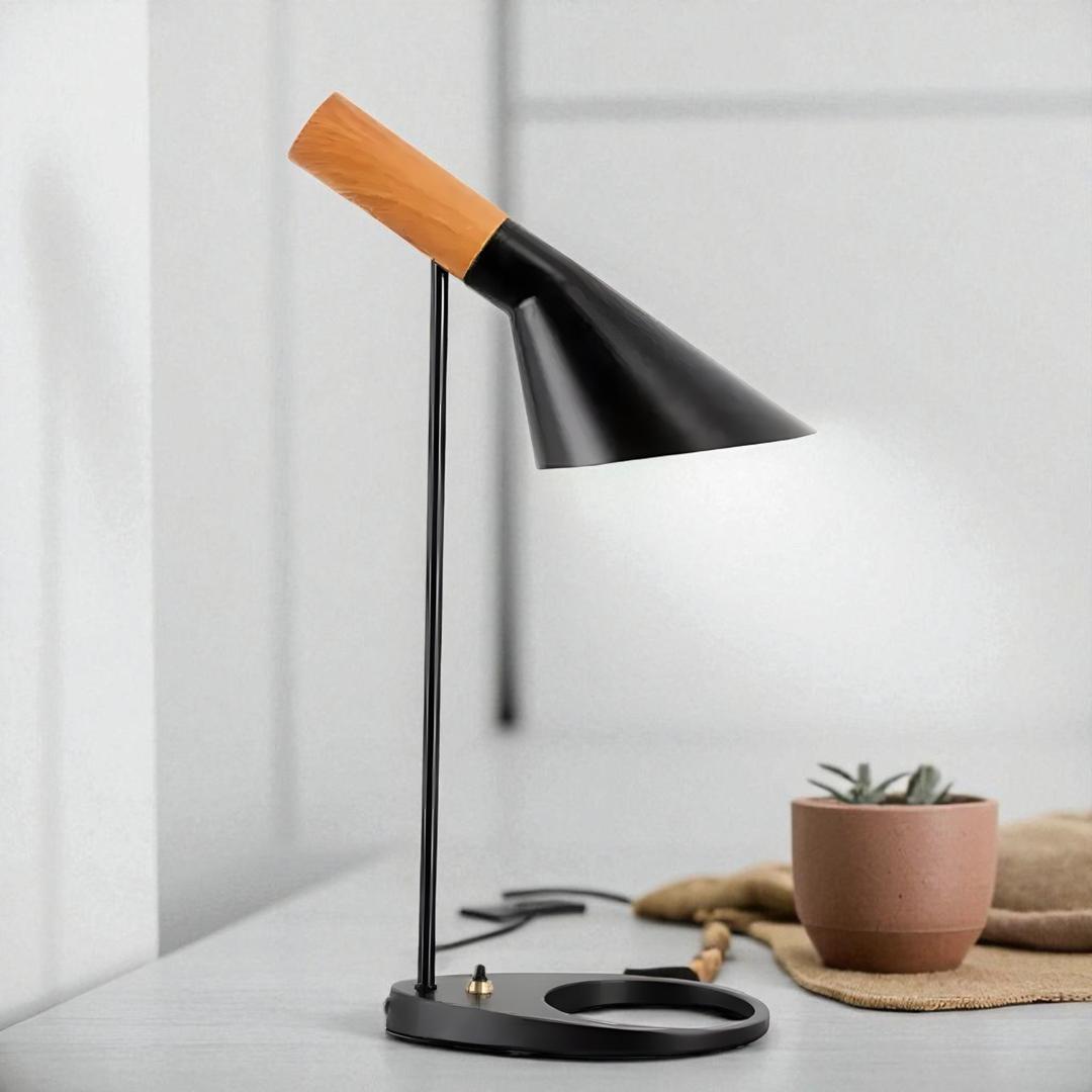 Lampa Stołowa LED O Delikatnym Zakrzywieniu – Nowoczesna – widok produktu 6 | Nuvira Home