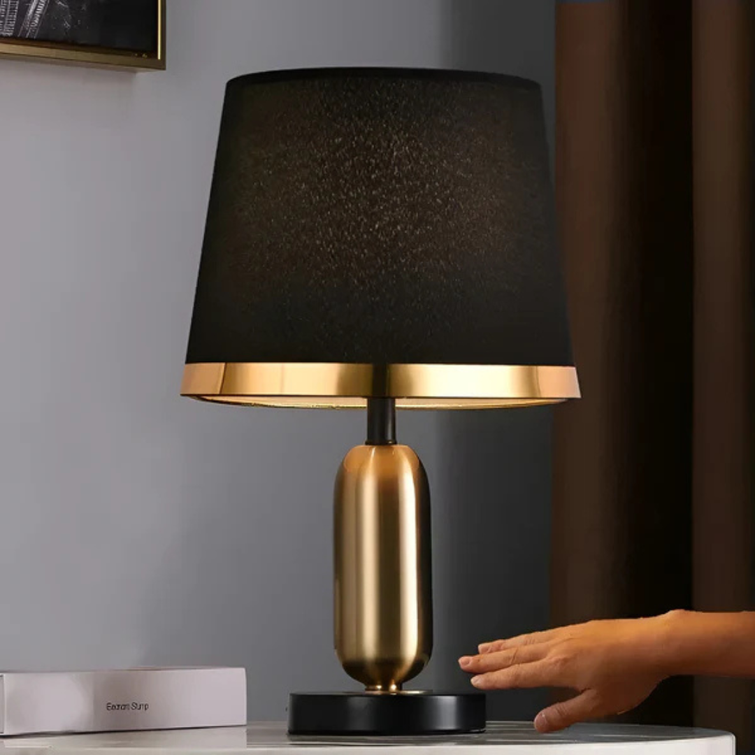 Lampa Stołowa z Materiałowym Kloszem – Rustykalne Oświetlenie – widok produktu 3 | Nuvira Home