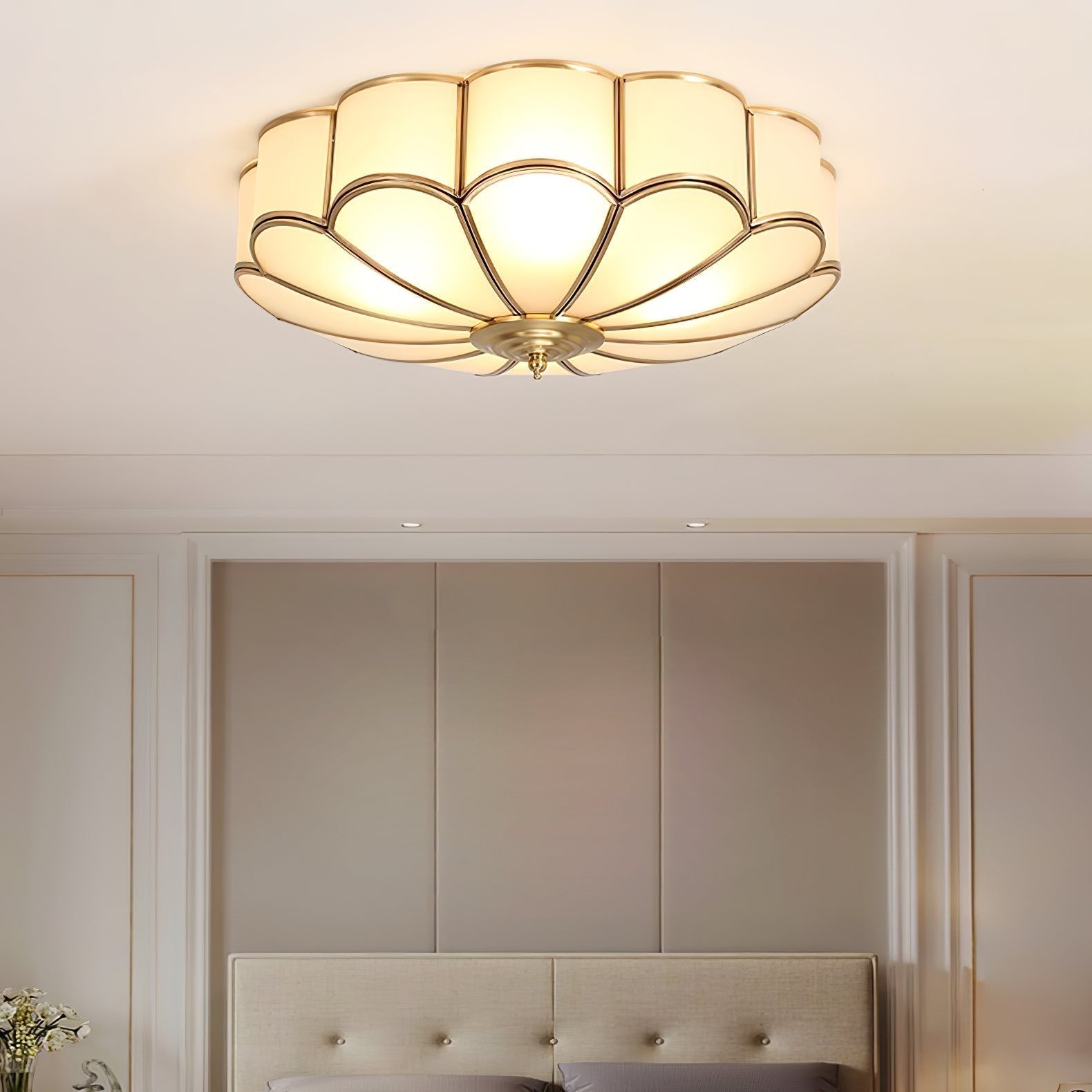 Lampa Sufitowa Art Deco w Kwiatowy Wzór ze Szkła Mrożonego – widok produktu 9 | Nuvira Home
