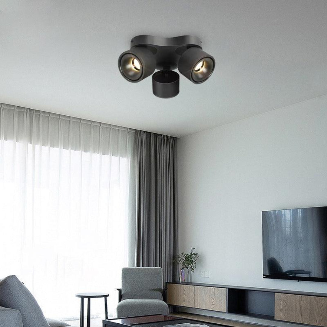 Lampa sufitowa z trzema regulowanymi reflektorami – widok produktu 1 | Nuvira Home