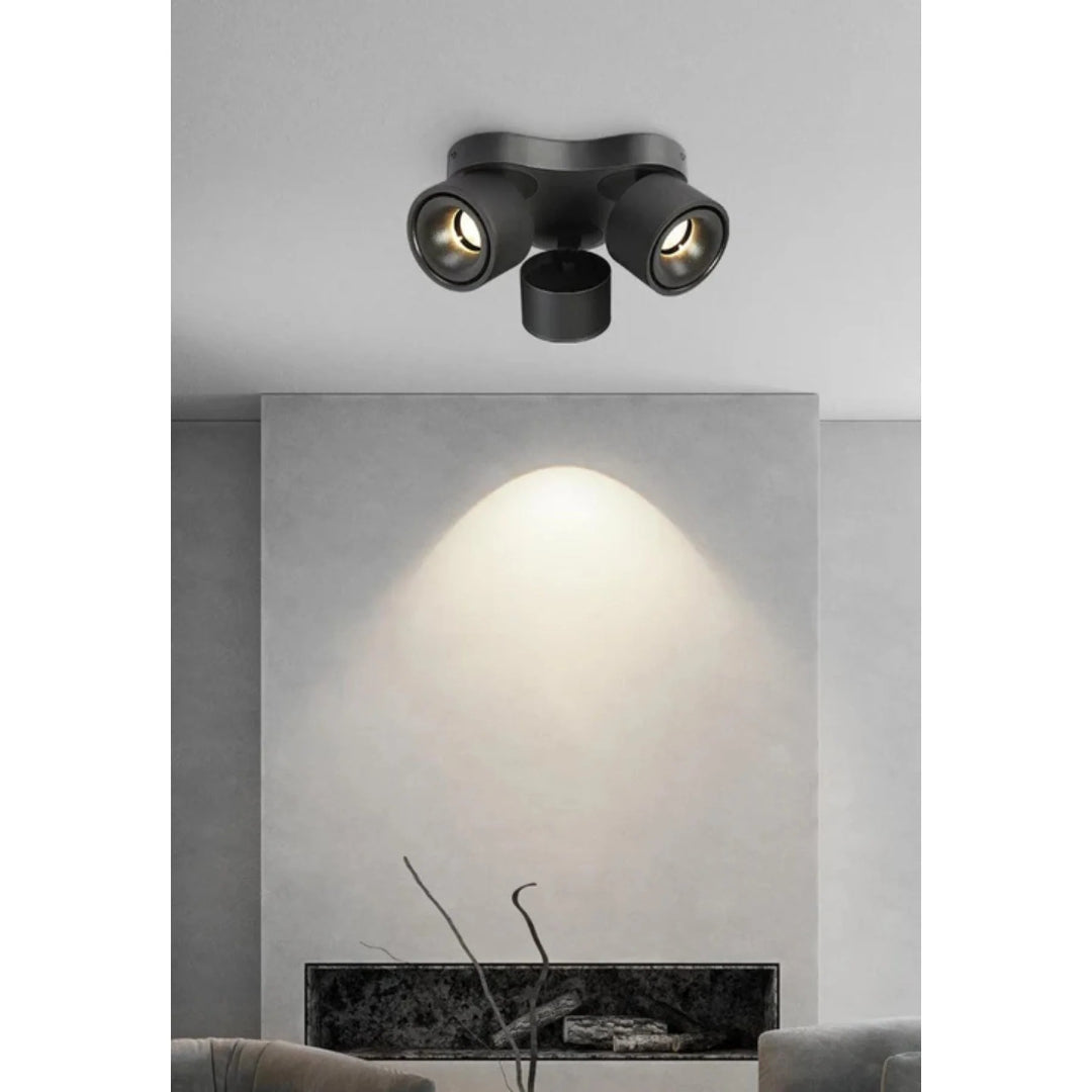Lampa sufitowa z trzema regulowanymi reflektorami – widok produktu 10 | Nuvira Home